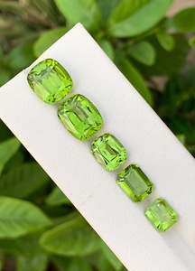 Gema de Peridoto Facetada de Primera Calidad - Gemas de Peridoto de Color Verde Intenso - Piedra Natural Tallada, Regalo Perfecto para Ella - Product Image 4