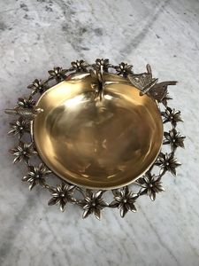 Gran cuenco de centro de mesa Urli de metal hecho a mano utilizado para vestíbulos de hoteles e ideas de decoración de celebraciones festivas - Product Image 5