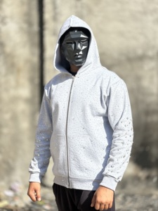 Sweat à capuche unisexe en coton avec fermeture éclair, détails en strass, cristaux étincelants personnalisés, épaules tombantes, streetwear uni, hiver, éco-responsable - Product Image 3