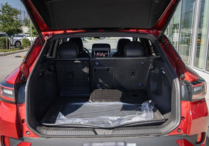 Rojo Usado 2024 para ID.4 Pro S AWD Llantas de Aleación Asientos de Cuero Navegación Arranque Remoto Bluetooth Asientos Calefactables Volante a la Izquierda - Product Image 5