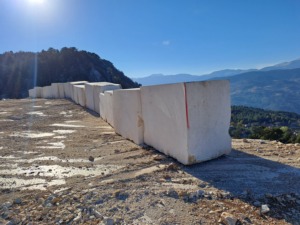 Dalles de marbre naturel beige de qualité supérieure – Carreaux de travertin, polis, finis à la pierre, design moderne, pour sol extérieur, plan de travail extérieur - Product Image 5