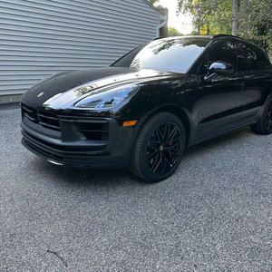 Porsche Macan GTS d'occasion certifiée propre, modèle 2023 - Product Image 1