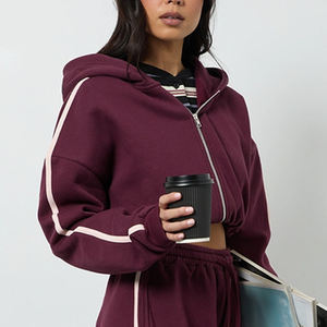 Conjunto Deportivo Corto para Mujer, Diseño de Alta Calidad en Color Sólido, Manga Larga y Cierre de Cremallera, Precio al por Mayor para Pedidos al por Mayor - Product Image 2