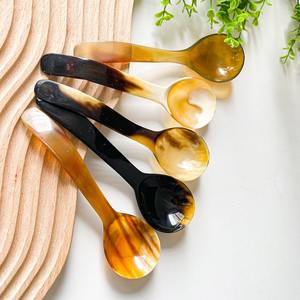 Cuillère en corne de buffle, luxe, artisanale, ustensile de cuisine rustique - Product Image 1