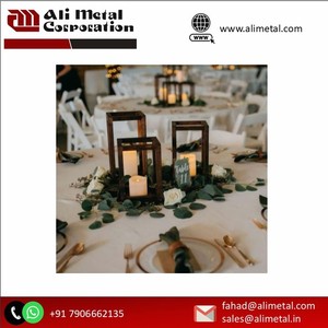 Exquisito farol de vela de madera con belleza detallada para su sala de estar, patio o celebraciones festivas - Product Image 3