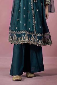 Lehenga Choli brodé formel pour filles pakistanaises avec des glands élégants et un flair net pour les célébrations de l'Aïd d'anniversaire de fête - Product Image 6
