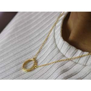 Gargantilla de cadena de oro amarillo Karma 14K con diamantes reales - Product Image 3