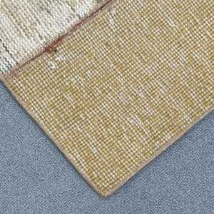 Tapis turc 1,6 x 3,9 pieds, petit tapis vintage, tapis à motifs floraux marron - Product Image 4