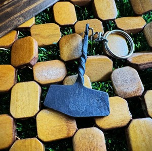 Llavero Mini Martillo de Thor – Mjölnir de 2 Pulgadas – Anillo para Llaves de Mitología Nórdica – Dios del Trueno – Regalo Geek - Product Image 3