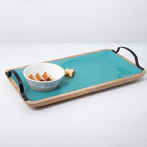 Plateau de service en bois à texture émaillée bleue et blanche - Product Image 6