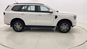 Ford Everest XLS 2024 Usado, SUV Mediano - Product Image 2