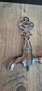 Grifo de latón con motivos otomanos Una combinación de elegancia y durabilidad - Product Image 5