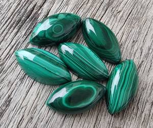 Venta al por mayor, gemas con parte posterior plana de malaquita Natural Certificada por IGI, cabujón en forma de marquesa en color verde, tamaños calibrados, piedras preciosas sueltas - Product Image 5