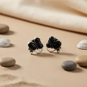 Pendientes de Plata de Ley 925 con Baño de Rodio y Ónix Negro, Diseño de Flor con Engaste de Bisel, Joyería para Mujer para Uso Diario o Bodas - Product Image 1