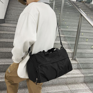 Gran oferta, bolsa de lona de gran tamaño, bolsa de viaje impermeable de cuero genuino con cierre de cremallera, bolsa de lona duradera a la moda para exteriores - Product Image 4