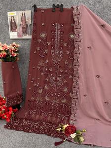 Lujoso traje pakistaní con bordado de lentejuelas hecho a mano Khatli Work para bodas, fiestas para celebraciones étnicas - Product Image 5