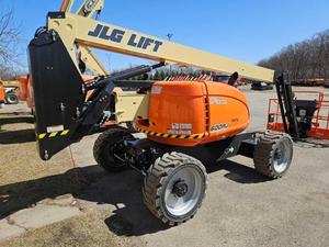 รถกระเช้าบูมยกแบบปรับทิศทางได้ JLG 600AJ สำหรับขายในสหรัฐอเมริกา | รถกระเช้าบูมลิฟท์ JLG 600AJ แบบยืดหดได้ ราคาโรงงาน - Product Image 1