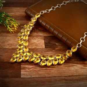 Collar Religioso Hecho a Mano en Latón Plateado con Citrino Amarillo para Bodas y Aniversarios Cristianos - Product Image 5