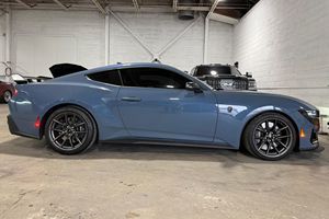 Ford Mustang Dark Horse 2024 Usado en Excelentes Condiciones, 1,300 Millas, Transmisión Manual de 6 Velocidades, Kit de Supercargador Whipple Stage 2 - Product Image 2