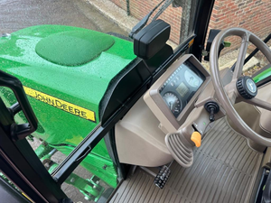 Tractor Agrícola Usado JOHN DEERE 5100R de 60HP con Motor y Caja de Cambios - Product Image 4