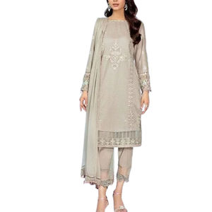 Costume Salwar Kameez de style traditionnel pakistanais pour femmes 2025 en soie pour la fête - Product Image 1
