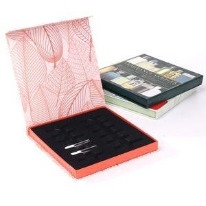 Caja de embalaje de regalo de muestras de perfume magnético de papel de lujo con bandeja de terciopelo de plástico y folletos de perfume - Product Image 2