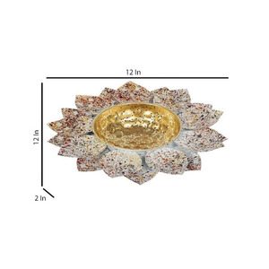 Cuenco Urli de serenidad sagrada con flores flotantes Diya para espacios sagrados Cuenco Urli de armonía floral con flores flotantes - Product Image 4