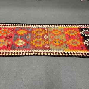 Alfombra de 2.7x9.4 pies, Alfombra Turca Vintage, Alfombra Roja con Diseño Floral - Product Image 5