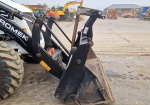 Chargeur rétrocaveuse Hidromek 62SS de qualité supérieure/chargeuse-pelleteuse 102B 2022 avec entraînement 4x4 Skid Steer Bucket Attachment Used Condition - Product Image 4