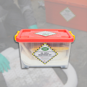 Kit para Derrames de Petróleo de 15 Litros con Caja Transparente – Kit Industrial para Contención de Derrames de Petróleo y Limpieza de Emergencia - Product Image 1