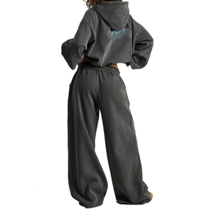 Pantalon de survêtement ultra ample personnalisé en molleton brossé coton-polyester, style streetwear, coupe oversize à jambe large - Product Image 1