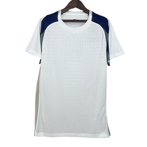 เสื้อฟุตบอลแบบเรียบสั่งทำขายส่ง พิมพ์ลายดิจิทัล ชื่อทีม แห้งเร็ว สวมใส่สบาย โพลีเอสเตอร์ 100% ยืดได้สี่ทิศทาง - Product Image 1