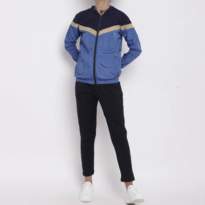 Survêtement pour femmes personnalisé, survêtement de jogging pour femmes sur mesure, fabriqué au Pakistan, survêtements pour femmes en sublimation, service OEM, design. - Product Image 1