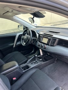 VENTE RAPIDE Toyota RAV4 LE 2017 TRANSMISSION AUTOMATIQUE 4x4 - Product Image 2