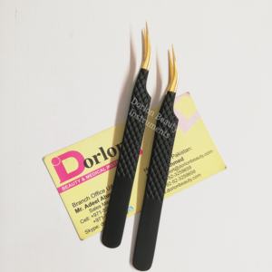 Pince à épiler d'extension de cils de qualité durable poignée en diamant couleur noire enduite de pointes plaquées or pince à épiler pour cils avec logo. - Product Image 1
