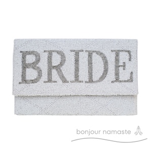 Pochette da sposa bianca artigianale con ricami floreali astratti in perline argentate e chiusura magnetica |   Boutique per Matrimoni - Product Image 6