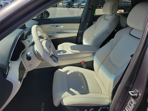 COCHE LHD/RHD 2023 Genesis GV70 AWD electrificado - Product Image 5