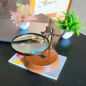 Décor de bureau de style antique Base en bois massif Loupe de bureau Reproduction vintage en laiton antique - Product Image 1