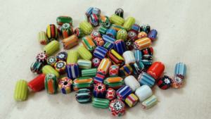 Perles en verre ovales sur mesure avec finition métallique brillante pour la fabrication de bijoux, tailles personnalisées pour colliers et bracelets, destinées aux créateurs et à la revente - Product Image 6