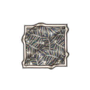 Écharpe carrée en soie à imprimé numérique vintage avec motif de feuilles - Product Image 2