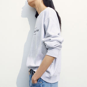 Logo brodé de haute qualité col en V couleur bleu bébé MSSW8 sweat-shirt personnalisé pour femme fabriqué au Pakistan - Product Image 3