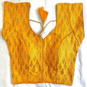 Blusa de seda banarasi, blusa con diseño abierto en la parte delantera, sin gancho en esta blusa, blusa con cuello redondo - Product Image 1