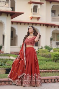 Lehenga Choli en Soie Orange Vichitra avec Broderie de Paillettes, Réversible et Extensible, pour Mariage, Diwali et Soirées - Product Image 6