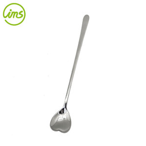 Cucharadita romántica de acero inoxidable con mango largo en forma de corazón - Product Image 2