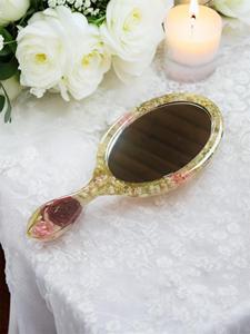Miroir à main en résine avec finition lisse et brillante, parfait pour un usage quotidien, le maquillage ou des fins décoratives, ajoutant une touche élégante - Product Image 5