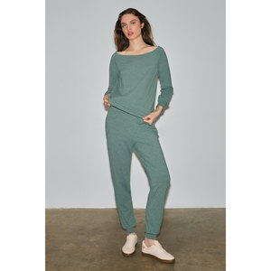 Ensemble deux pièces pour femme ETHIQUET SELVIAN en tissu extensible, col bateau, manches raglan, taille élastiquée avec cordon de serrage, jambes slim - Product Image 2