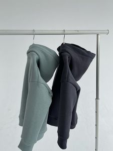 Boxyfit-Sweats à capuche courts avec épaules tombantes épaisses-Haut de sport en éponge 100% coton-Logo personnalisé brodé-Design Boxyfit lourd - Product Image 3