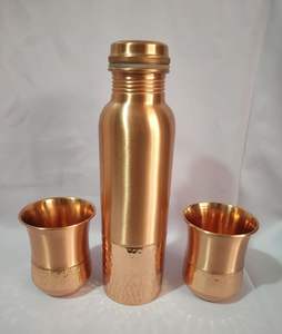 Botella de cobre hecha a mano elegante y duradera con acabado de primera calidad para una hidratación sostenible y una salud general mejorada - Product Image 4