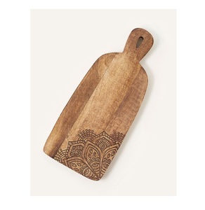 Tabla de cortar de madera maciza elaborada para chefs caseros que disfrutan de recetas rústicas de cocina lenta y comidas caseras cómodas - Product Image 2