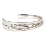 Bracelet jonc tendance en argent sterling 925 avec double rangée de pierres blanches taille brillant et sertissage en canal